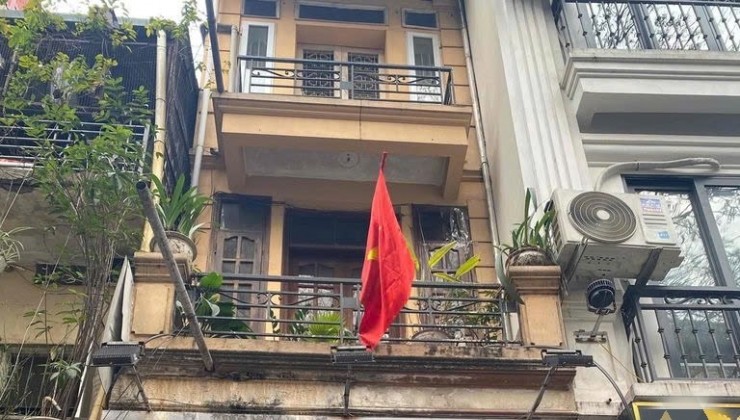Cho thuê MBKD HÀNG ĂN, CÀ PHÊ MP Hàng Muối, Hoàn Kiếm - DT 31m - 3 tầng - MT 3m - Giá 19,5 Triệu.